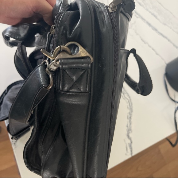 Black leather messenger bag, USOpen edition from the 100th edition in 2000. - Picture 5 of 6